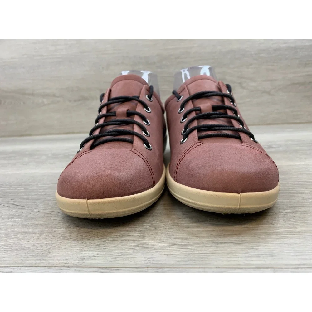 ECCO Soft Women's Red  Leather Low Top Sneakers 39 US 8-8.5 Comfort Shoes